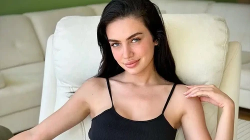 Ece Ronay tutuklandı mı, kocası onu dövdü mü, boşandı mı, kaç yaşına girdi?