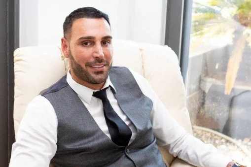 Yaşam Ayavefe kimdir?