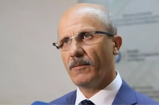 Erol Özvar: Biyografi ve Kariyerine Dair Merak Edilenler