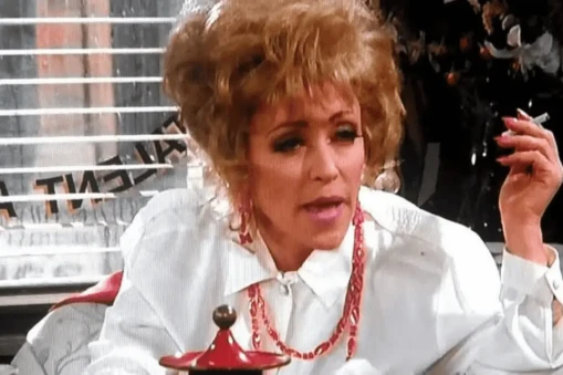 "Friends" Dizisindeki Joey'nin Menajeri Estelle Kimdir? Gerçek Hayatta Hangi Oyuncu Rol Aldı?