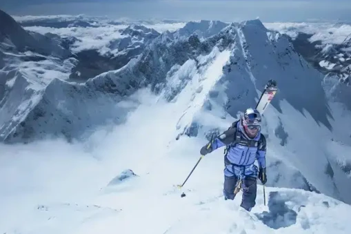 Everest'ten Kayakla İnen İlk Kişi: Andrzej Bargiel'in Başarı Hikayesi