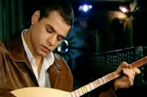 Engin Nurşani: Hayatı, Müzik Kariyeri ve Aşk Serüveni