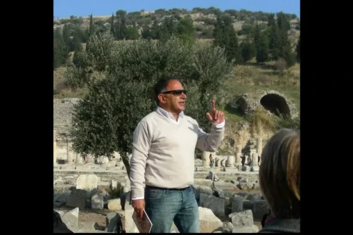 Mehmet Doğan Gümüş Kimdir? İzmir Selçuk Turizminin Sevilen İsmi Hayatını Kaybetti