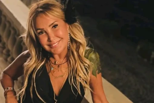 Yonca Evcimik: Türk Pop Müziğinin İkonik İsimlerinden Biri