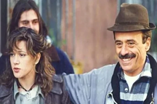 Bennu Yıldırımlar Kimdir