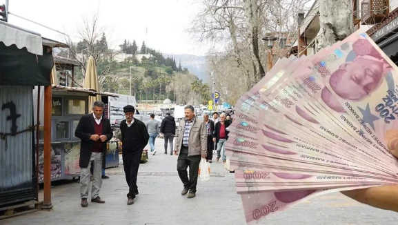 SGK Açıkladı: Emekli Zam Farkı Ödemeleri 24 Temmuz'da Hesaplara Yatacak! Kimler Alacak?
