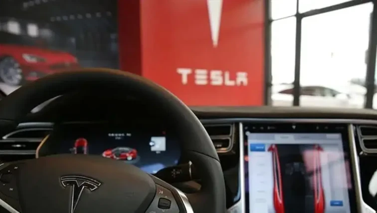 Tesla Roadster 1 Ekim'de tanıtılacak mı? Elon Musk açıklama yaptı