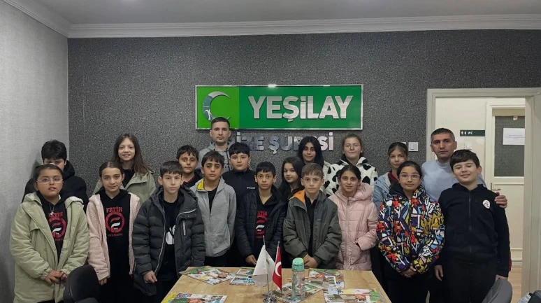 Yeşilay, Fatih Ortaokulu öğrencilerine teknoloji bağımlılığı eğitimi verdi