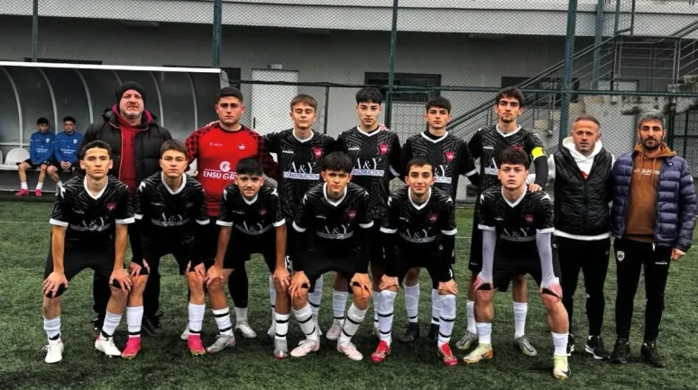 Vakfıkebir 1874 FK U18, namağlup şampiyonlukla ilçeyi gururlandırdı
