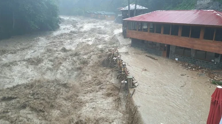 Rize’de Sel Riski Devam Ediyor mu? Güncel Son Durum