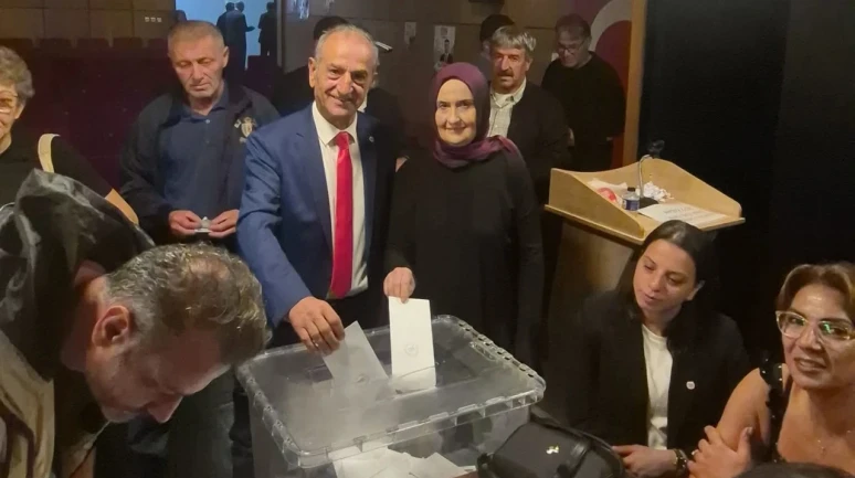 Yeni Parti Rize Merkez İlçe Başkanlığına Necati Topaloğlu Seçildi
