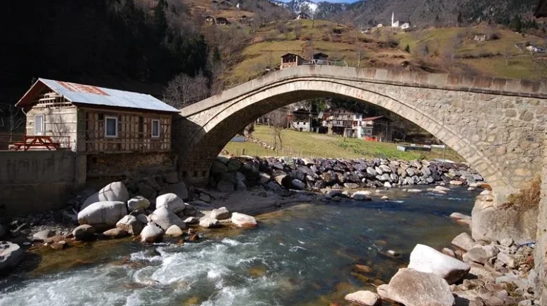 Köprüler Kenti Rize