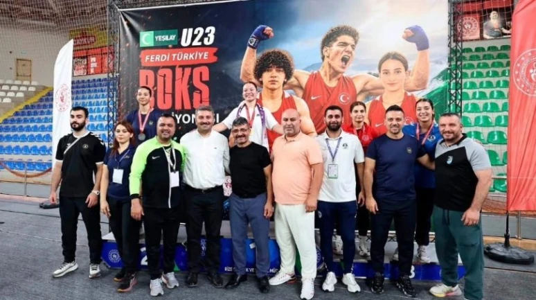 Kocaeli Kağıtspor, Rize'deki U23 Boks Şampiyonası'nda 3 madalya ile öne çıktı!