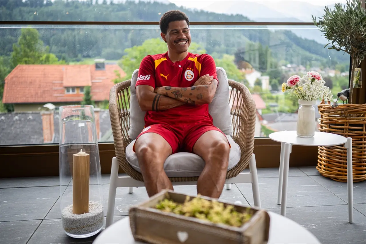 Galatasaraylı futbolcu Gabriel Sara'nın hayali İngiltere Premier Lig'de oynamak