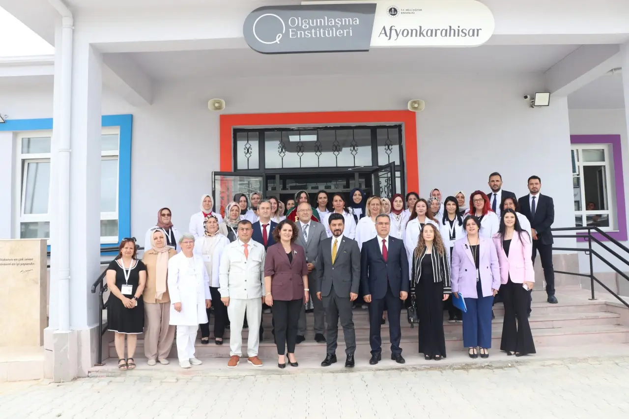 Genel Müdür Topoğlu'ndan Afyon'da eğitim kurumlarına ziyaret 4 Genel Müdür Topoğlu'ndan Afyon'da eğitim kurumlarına ziyaret