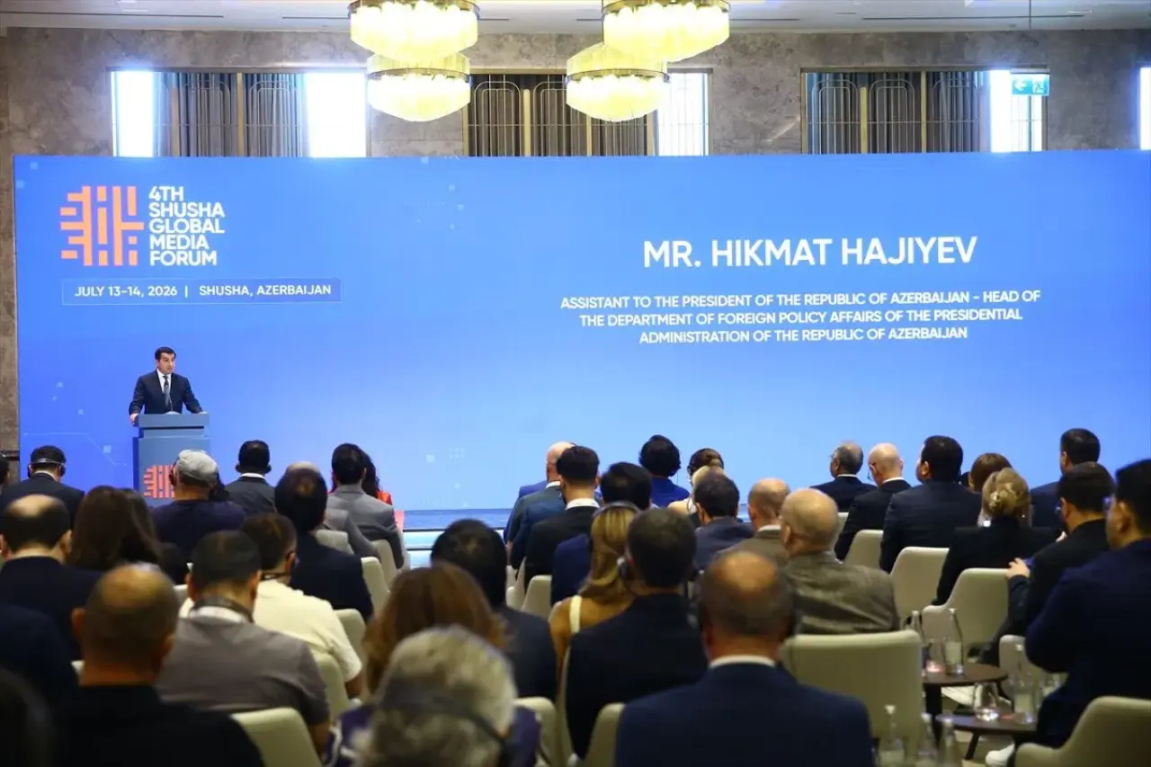 Hacıyev: Barışın anahtarı sorumlu gazeteciliktir 2 Hacıyev: Barışın anahtarı sorumlu gazeteciliktir