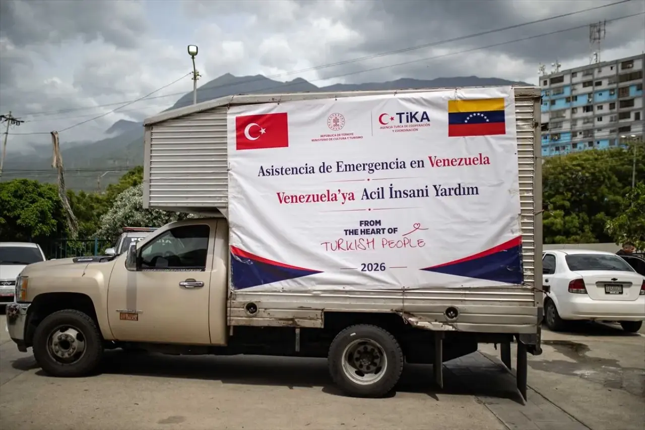 Türkiye Yardımlarını Sürdürüyor 21 Türkiye Yardımlarını Sürdürüyor