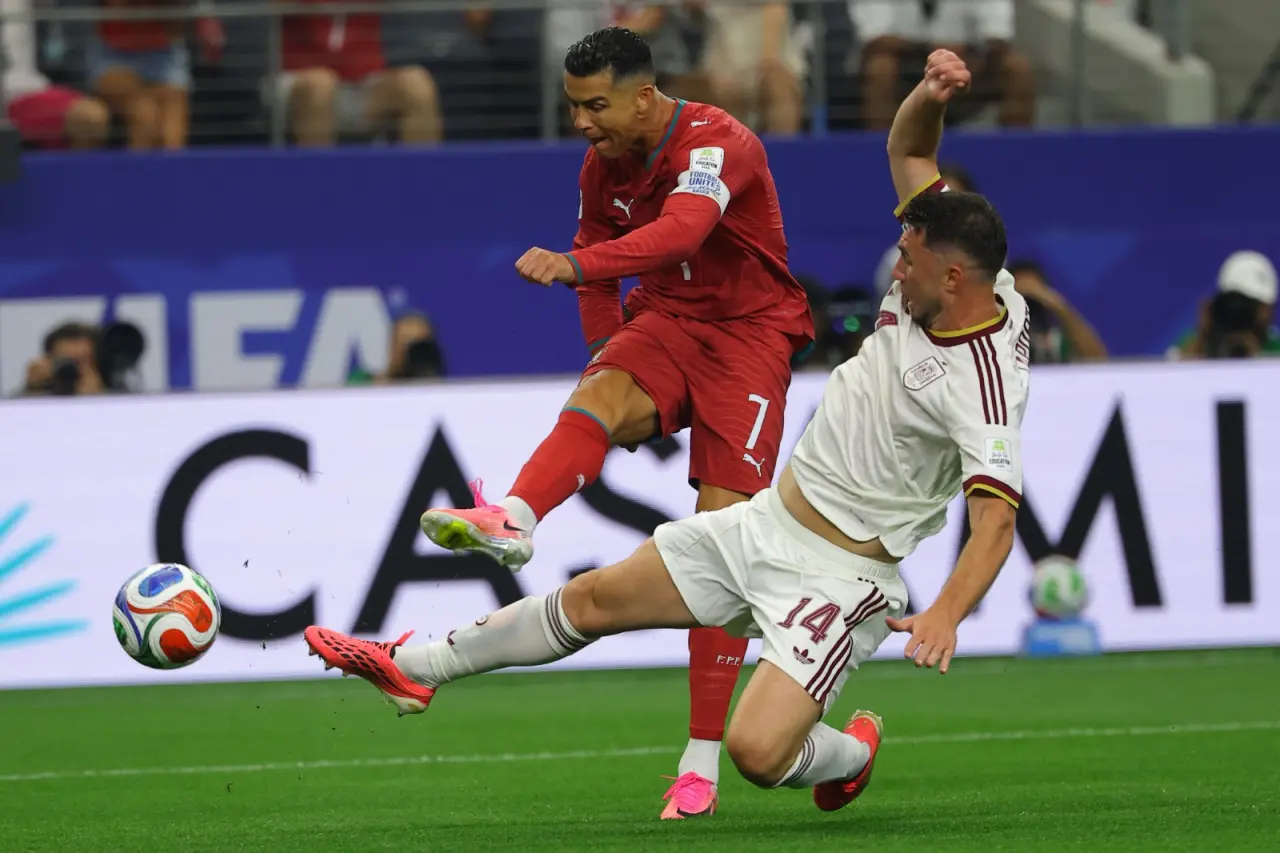 Portekiz'i 1-0 mağlup eden İspanya çeyrek finalde 10 Portekiz'i 1-0 mağlup eden İspanya çeyrek finalde