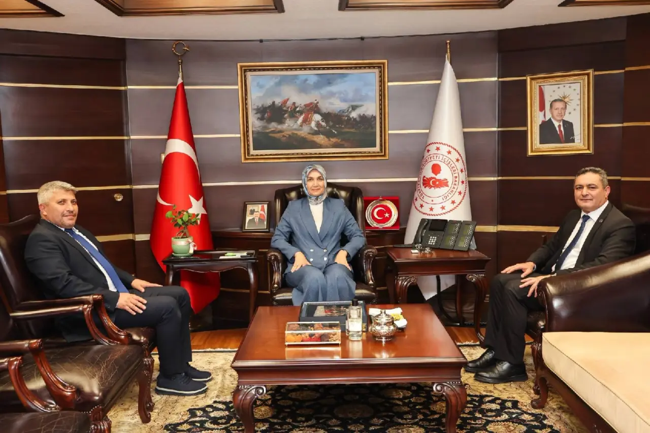 Başkan Altuntaş'tan Ankara'da yoğun ziyaret trafiği 6 Başkan Altuntaş'tan Ankara'da yoğun ziyaret trafiği
