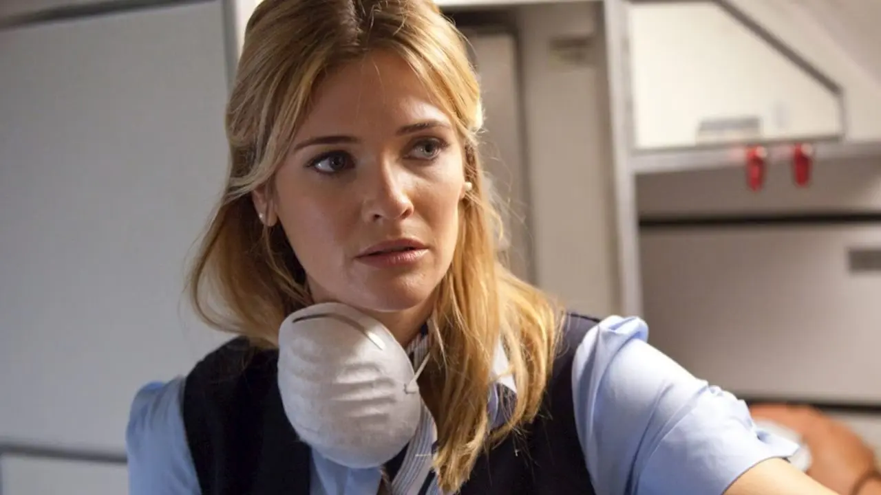 Eleştirmenlerle İzleyicileri İkiye Bölen Korku Filmi 15 Yıl Sonra Netflix'te Fenomen Oldu 22 Quarantine 2: Terminal Film Netflix İzlenme