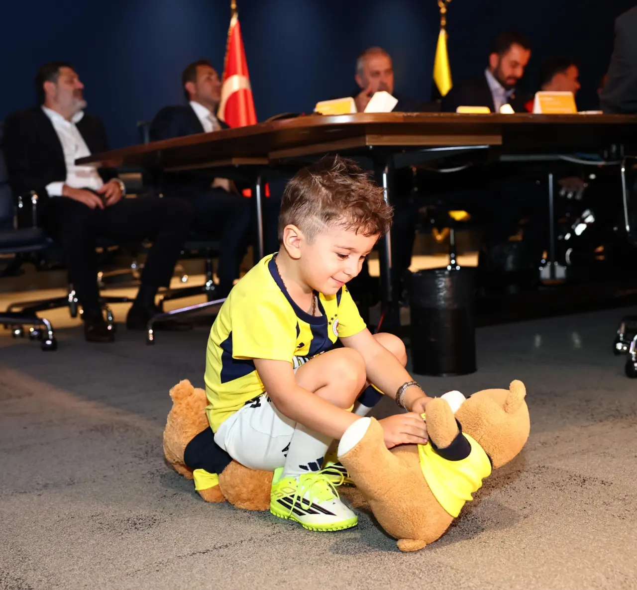 Çocuklar hep gülsün