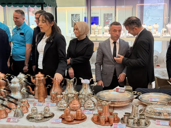 “Üretimden Topluma İşyurtları Sergisi” Açıldı: Hükümlülerin Emeği Vatandaşlarla Buluştu