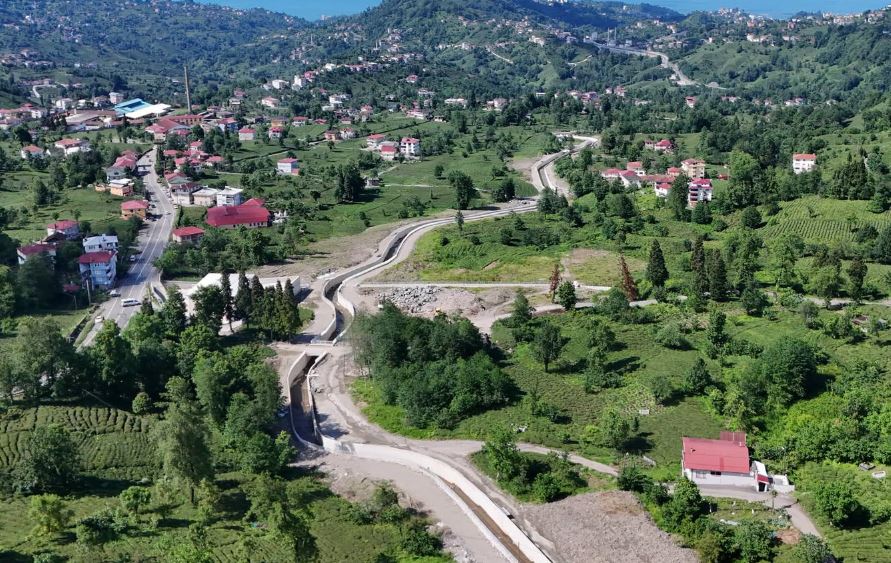 Rize Ortapazar Sahur Deresi’nde Taşkın Kontrol Çalışmaları Tamamlanıyor