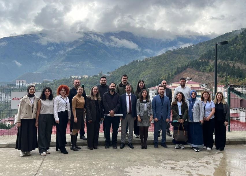 Artvin’de Serbest Eczacılara Sağlıklı Hayat Merkezi Tanıtıldı