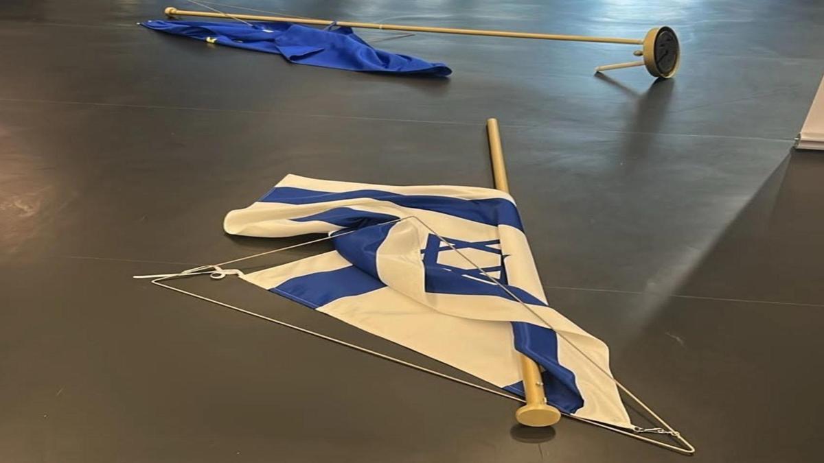 Avrupa Parlamentosu’nda bayrak krizi!