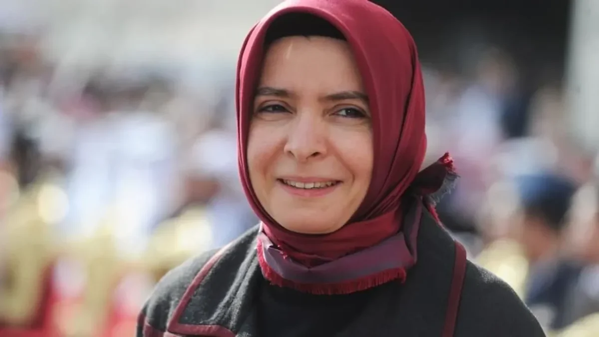 Ayşe Hilal Sayan Koytak'ın kardeşleri kimler? Fatma Betül Sayan Kaya ile akraba mı? Ömer Fatih Sayan kim? Ailesi nereli?