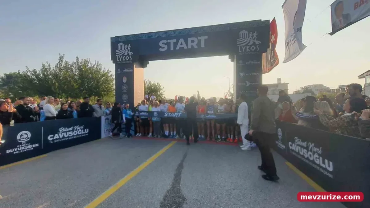 Binlerce sporcu Lykos yarı maratonu'nda Pamukkale manzarası eşliğinde yarıştı