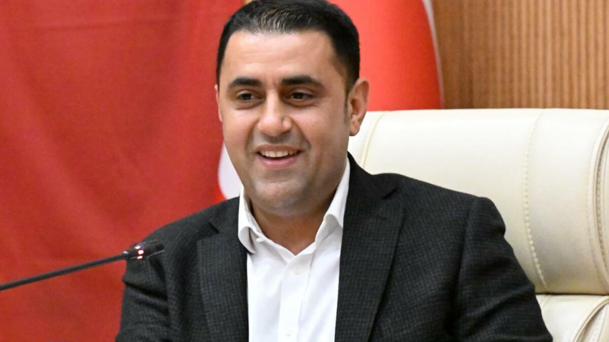 Çukurova Belediye Başkanı Emrah Kozay Neden Gözaltına Alındı? Emrah Kozay Kimdir?
