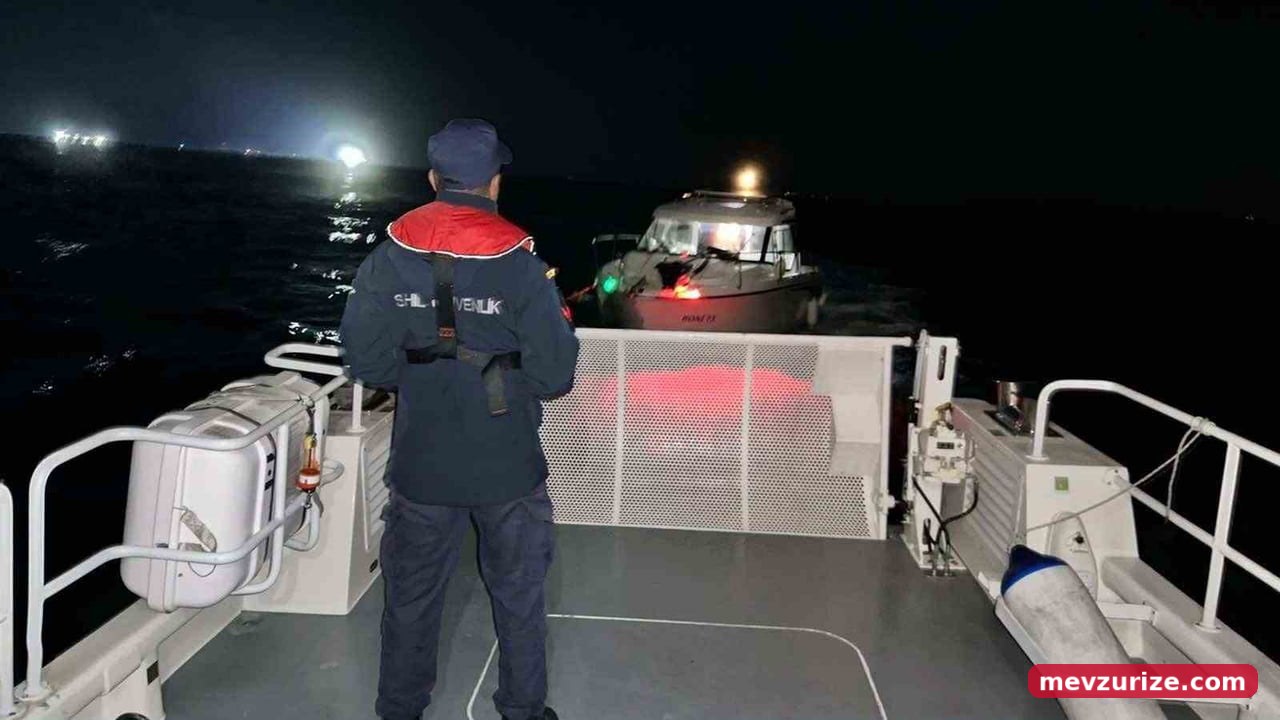 AYDIN’IN DİDİM İLÇESİ AÇIKLARINDA MOTOR ARIZASI NEDENİYLE SÜRÜKLENEN VE YARDIM TALEBİNDE BULUNAN...