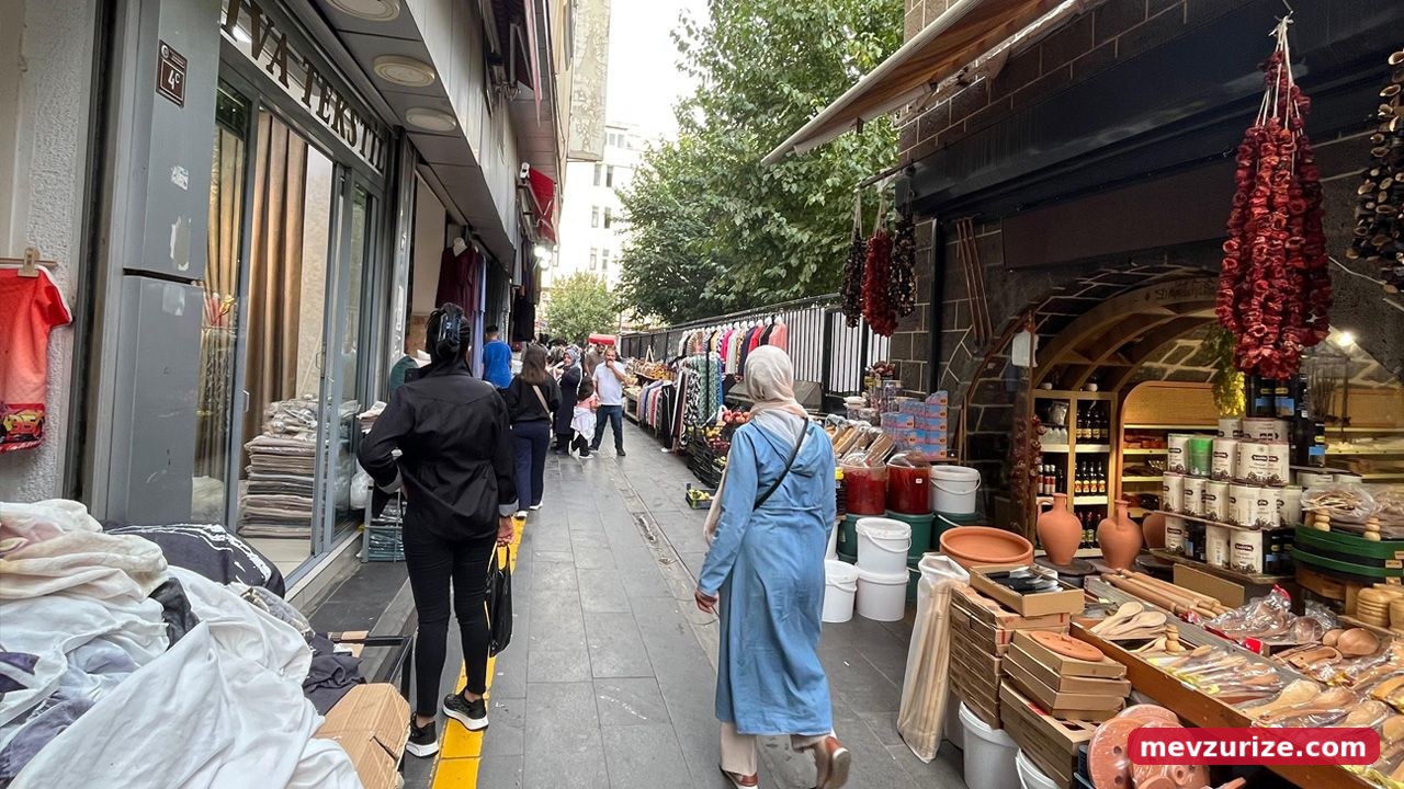 Diyarbakır’ın En Ucuz Çarşısında Yoğun Kalabalık4