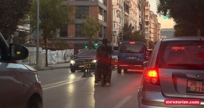Eskişehir’de Atatürk Caddesi’nde tehlikeli yolculuk!
