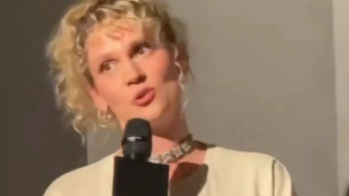 Farah Zeynep Abdullah’tan gala gecesinde dikkat çeken sitem: "Korsan sitede izlesek daha net izlerdik"