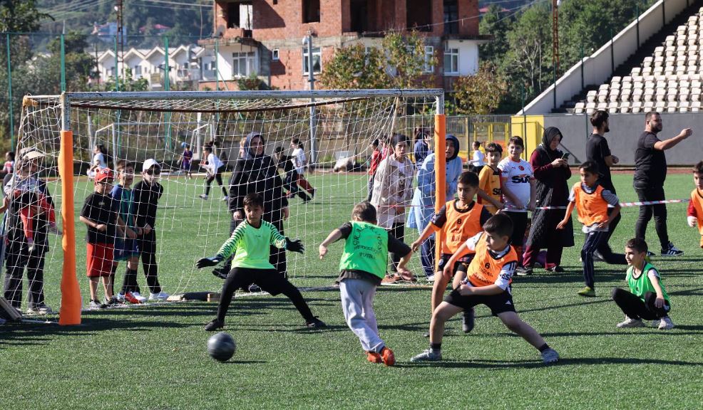 Arhavi’de 15. Grassroots Herkes İçin Futbol Şenliği’nin İkinci Etabı Düzenlendi
