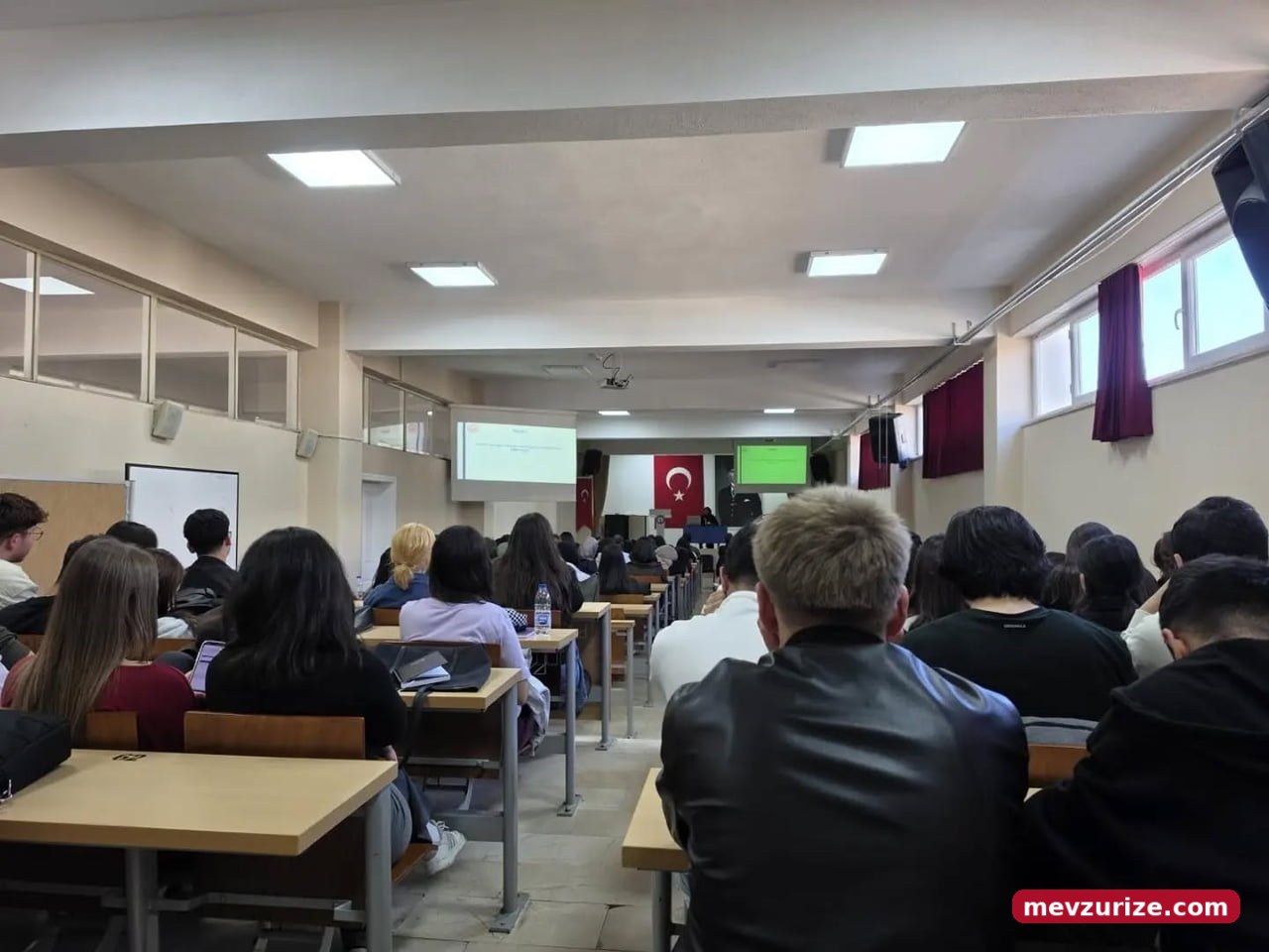 GEDİZ’DE ÜNİVERSİTE ÖĞRENCİLERİNE GÜVENLİ İLİŞKİLER EĞİTİMİ