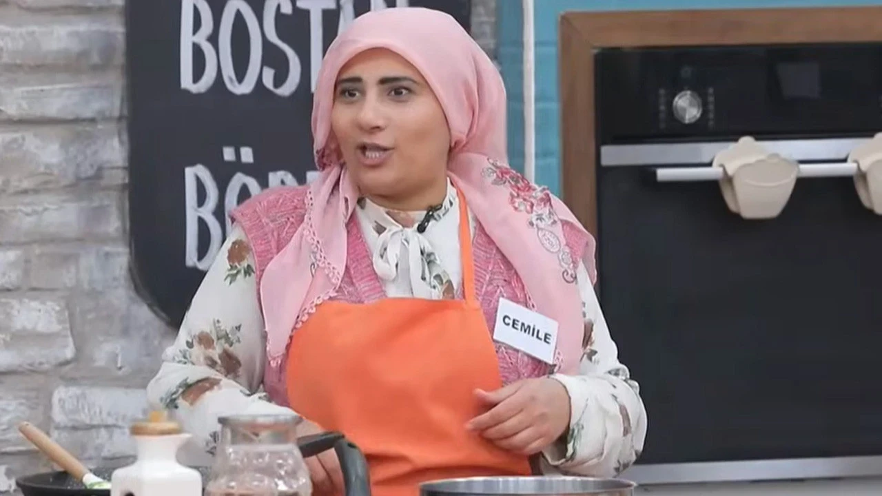 Gelinim Mutfakta bugün kim birinci oldu?7 Ekim Çarşamba günü Gelinim Mutfakta'da günün birincisi ve çeyrek altının sahibi, kayınvalidelerin puanlamasının ardından belli olacak. Beyza, Tuğba, Yeşim ve Cemile, meyve şölenli pasta ile günün en yüksek puanını elde etmek için mücadele ediyor.