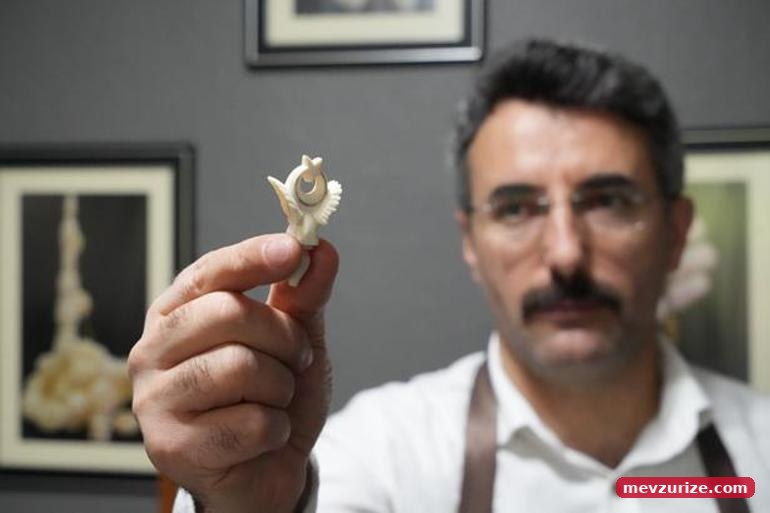 Gündüz güvenlik görevlisi, boş zamanlarında tespih ustası Sanatını dişe işliyor