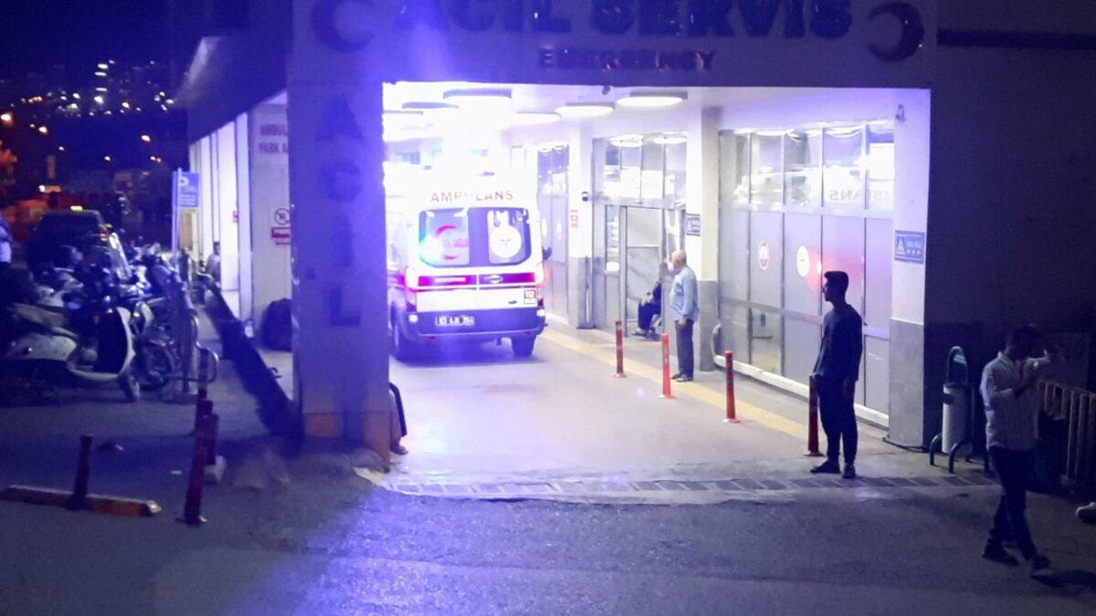 Karaköprü’de tehlikeli şerit değiştirme kazaya neden oldu!