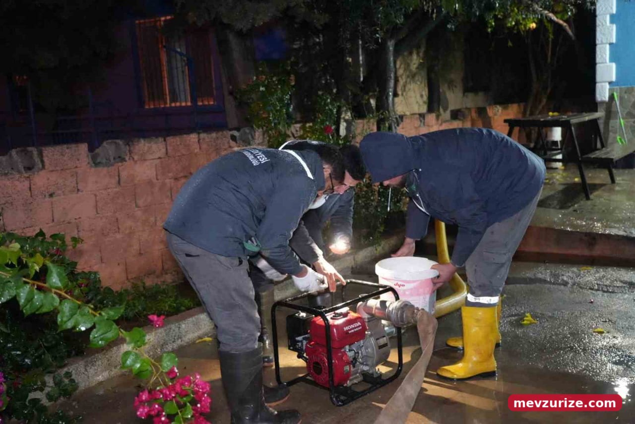 KEPEZ BELEDİYESİ, İLÇEDE ETKİSİNİ ARTIRAN YAĞIŞLARA KARŞI 7/24 TEYAKKUZ HALİNE GEÇEREK SAHA...