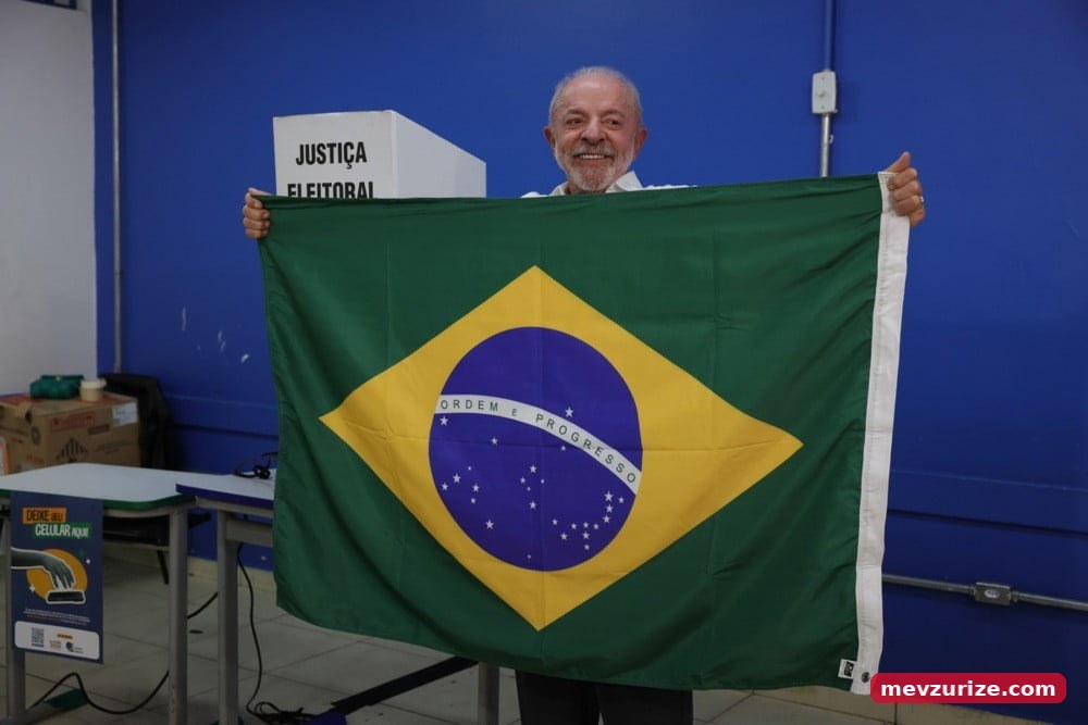 BREZİLYA’DA İKİNCİ TURU YAPILAN BAŞKANLIK SEÇİMİNİ ÜLKENİN MEVCUT DEVLET BAŞKANI LUİZ INACİO LULA...