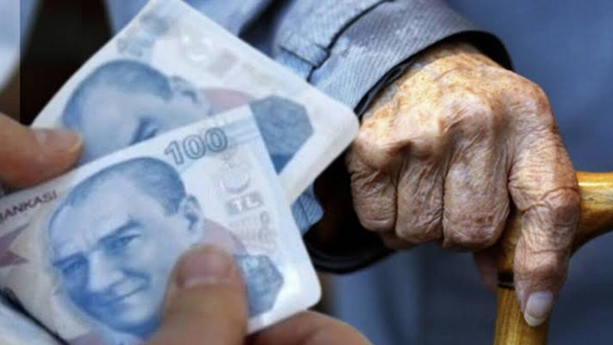 Memur ve emeklinin gözü ocak zammında: Uzman isim rakam verdi