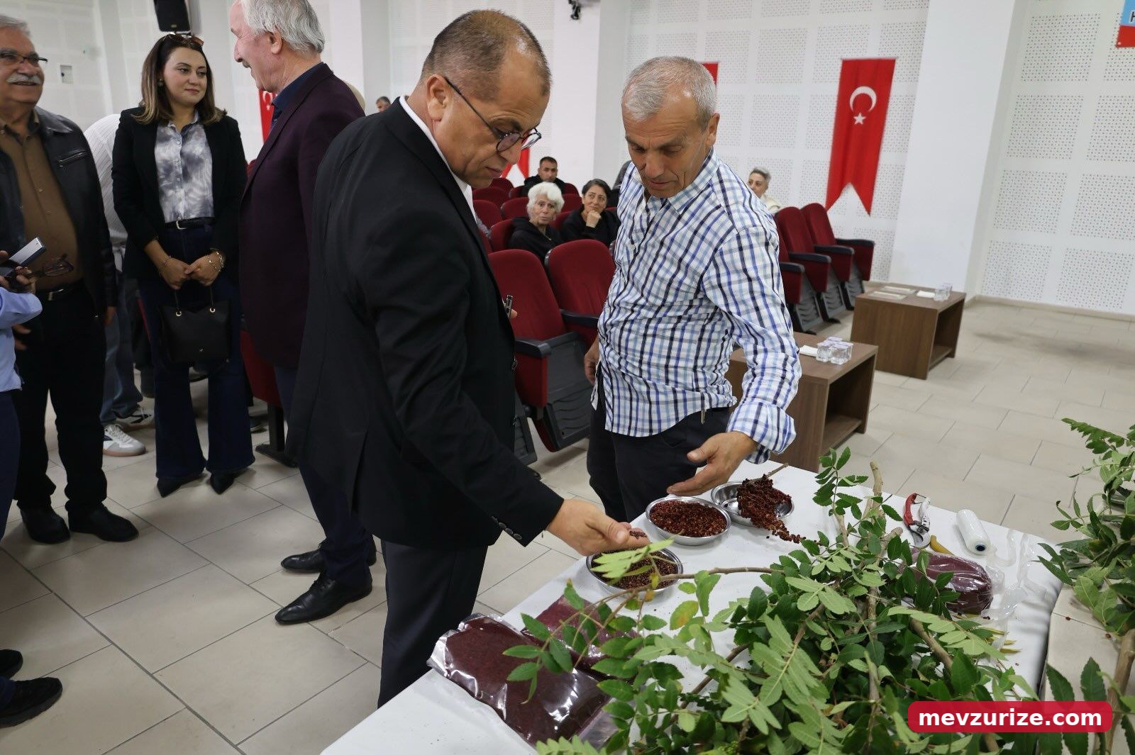 Saimbeyli Belediyesi’nden Tarımda Stratejik Adım Çiftçilere Yönelik Sumak Yetiştiriciliği Eğitimi (1)