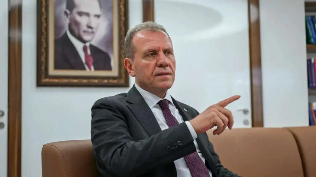 Mersin Büyükşehir Belediyesi hangi partide?Mersin Büyükşehir Belediyesi, Cumhuriyet Halk Partisi (CHP) yönetiminde bulunmaktadır. Vahap Seçer, 31 Mart 2019 Mahalli İdareler Genel Seçimleri'nde partisinin adayı olarak sandıktan birinci çıktı ve Mersin Büyükşehir Belediye Başkanlığı görevine başladı.