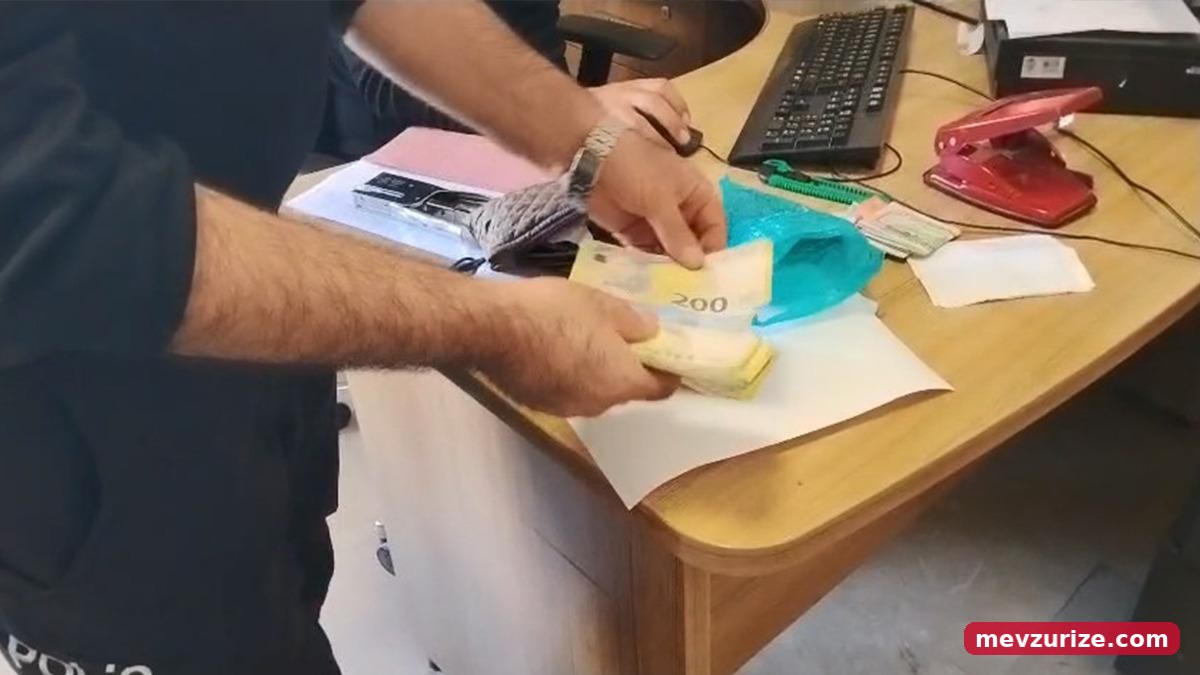 Yol ortasında buldu: İçinden altın ve döviz çıktı 'Aklımıza gelmedi'